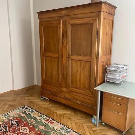 Lägenhet Gartenwohnung In Haidhausen München