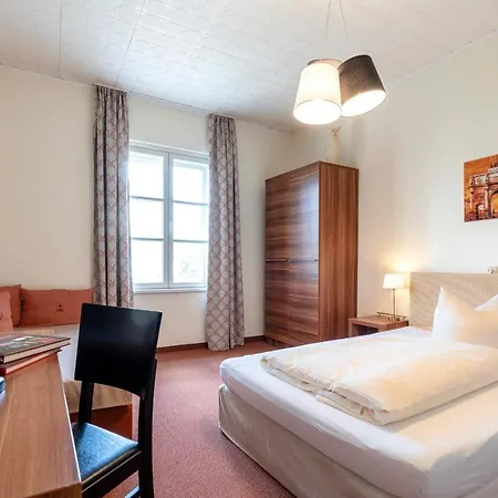 Hotel-pension Am Siegestor 3*