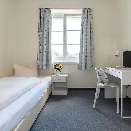 Hotel-pension Am Siegestor 게스트하우스 3*