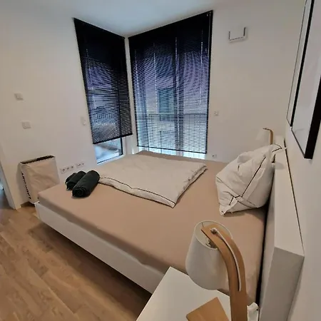 Traumhaftes Mit Balkon Apartment Munich