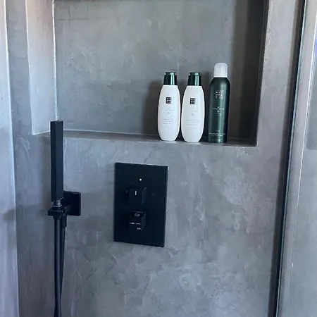 One Business Apartment *