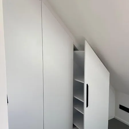 One Business Apartment