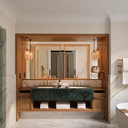 Rosewood Отель 5*