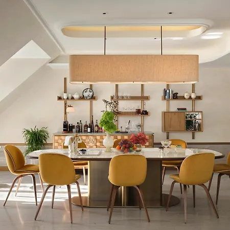 Отель Rosewood 5*