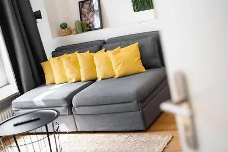 Oktoberfest Oasis For Up To 12 Apartment