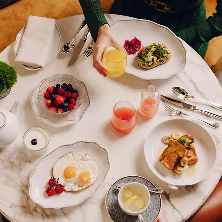 Rosewood Отель 5*