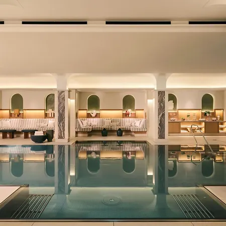 Отель Rosewood 5*