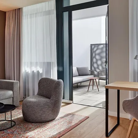 By Marriott 4* München