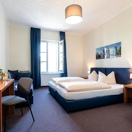 Hotel-pension Am Siegestor 게스트하우스 3*