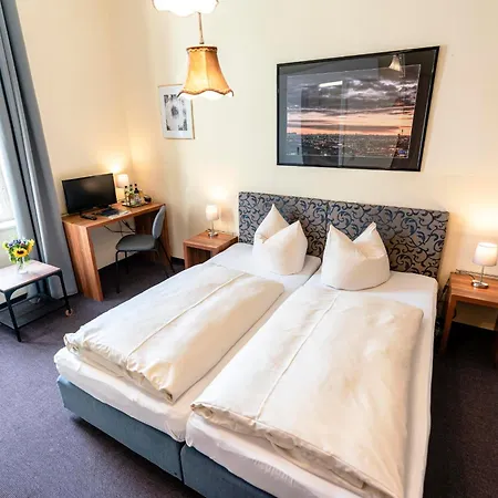 Hotel-pension Am Siegestor 3*