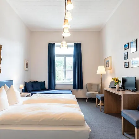 Hotel-pension Am Siegestor 게스트하우스 3*