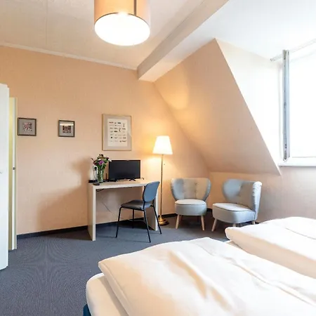 게스트하우스 Hotel-pension Am Siegestor 3*