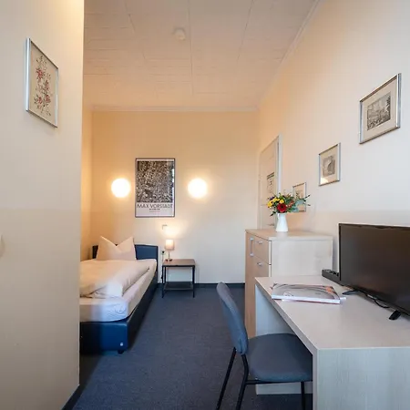 Hotel-pension Am Siegestor 게스트하우스 3*