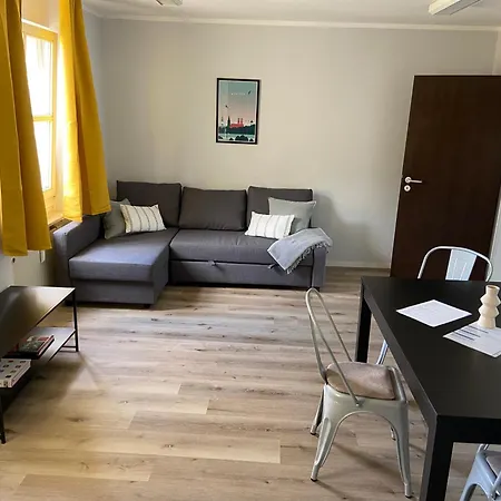 Apartman Mit Garagenparkplatz An U-bahnstation