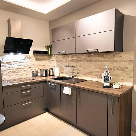 Homely P1 - Elegant Self-check-in Studio-apartment In With Kitchen And Washing Machine * München