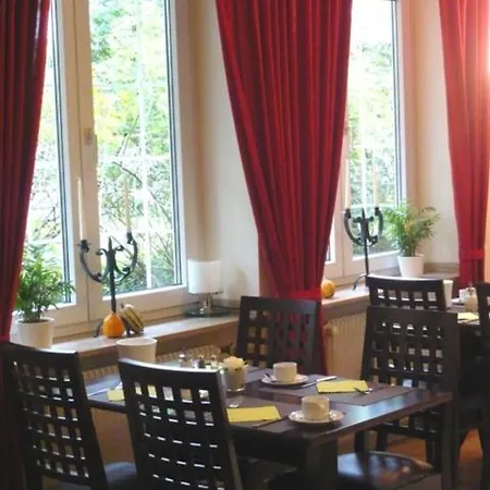 Hotel Biederstein Am Englischen Garten