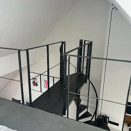 One Business Apartment