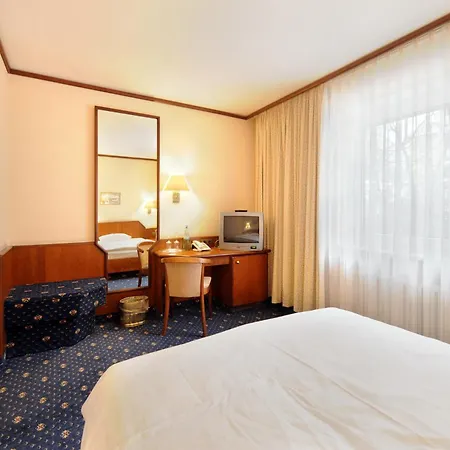 Hotel Ambassador Parkhotel 3*