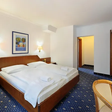 Ambassador Parkhotel 3* Múnich