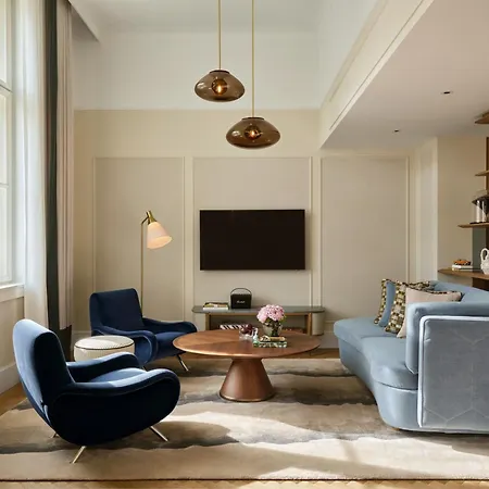 Rosewood Отель 5*