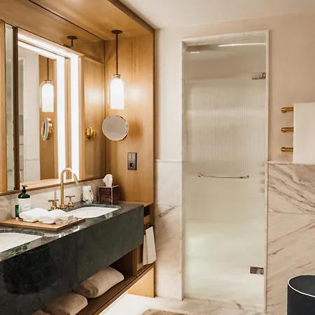 Rosewood Отель 5*