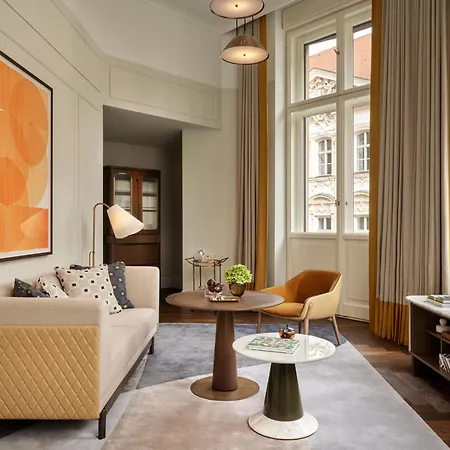 Отель Rosewood 5*