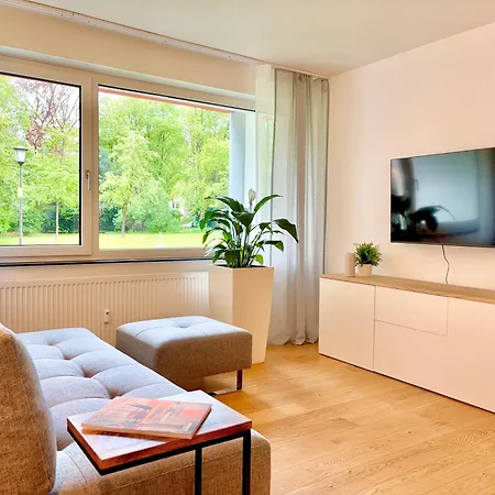 Leo's Apartment