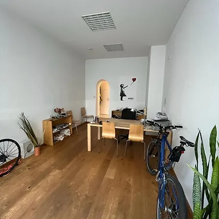 Grosse In Der Isarvorstadt Apartment *