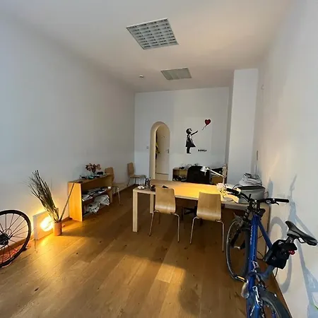 Grosse In Der Isarvorstadt Apartment