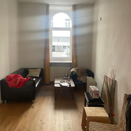 Grosse In Der Isarvorstadt Apartment Munich
