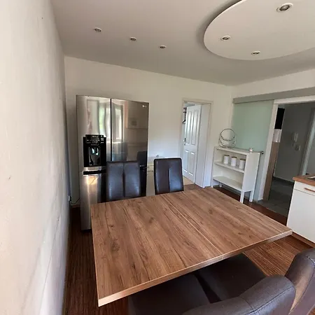 Erdgeschosswohnung Neben Schloss Blutenburg Mit Privatem Garten 아파트 *