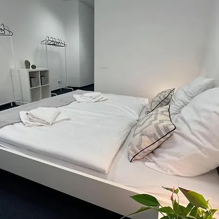 Beckhomes- New, Unique For 16 People ميونيخ