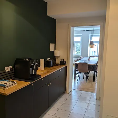 Appartement Large 110 Qm, 3 Bedrooms And Very 1-12 Guests