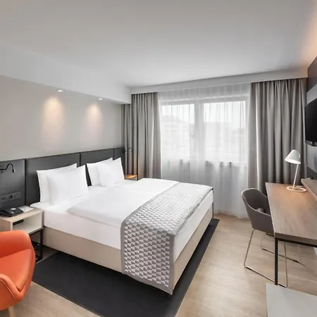 Centre By Ihg Hotell 4*
