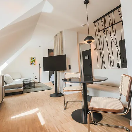 Bob W Schwabing 4* Münih