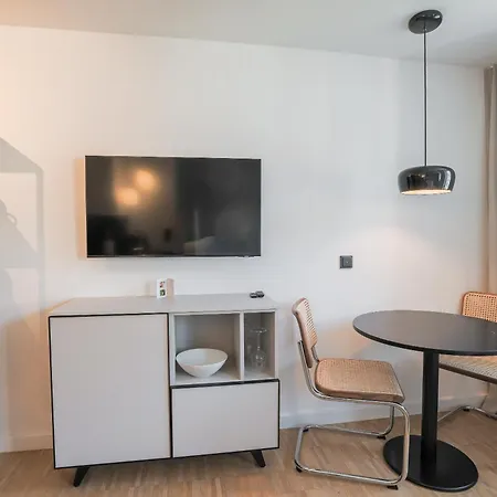 Bob W Schwabing Apart Otel 4*