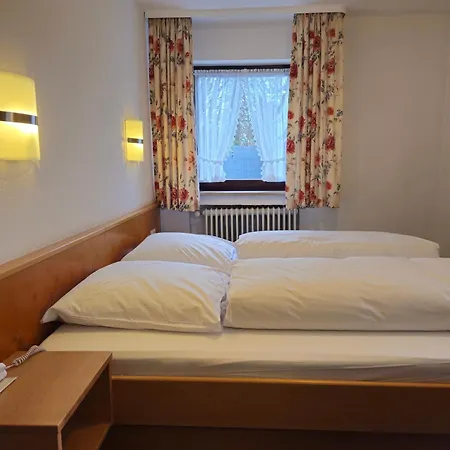 Гостевой дом Arrivel Hotel Am Bergson - Bisher Hotel Neuner