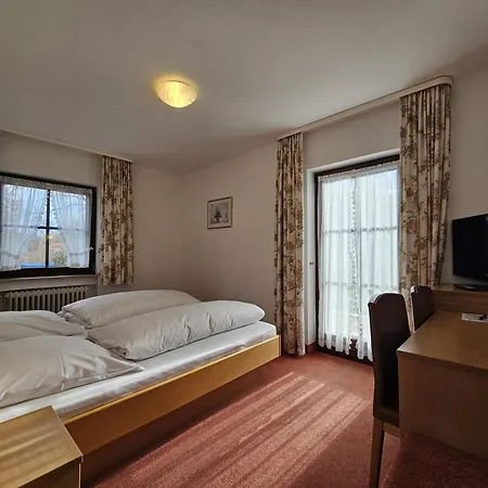 Arrivel Hotel Am Bergson - Bisher Hotel Neuner