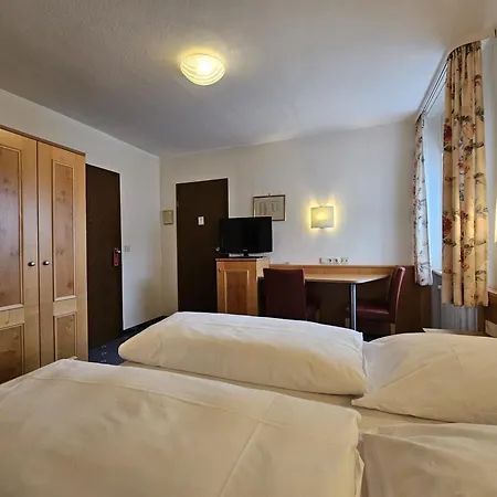 Гостевой дом Arrivel Hotel Am Bergson - Bisher Hotel Neuner