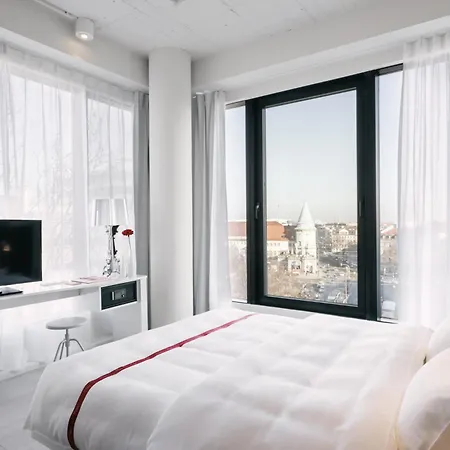 Ruby Lilly Hotell 4*