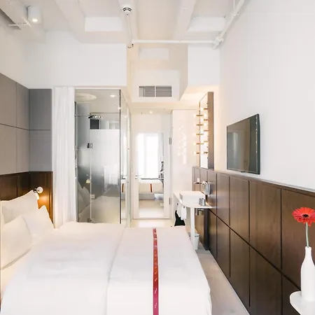 Ruby Lilly Hotell 4*