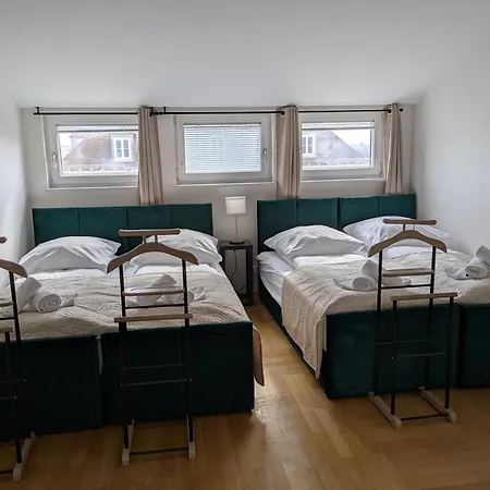 Apartamento Large 155 Qm And 5 Bedrooms With Roof Terrace In Centrally Located 1 To 14 Guests *