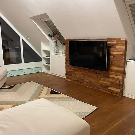 Rooftop Loft Flat For 4 Guests Apartment *