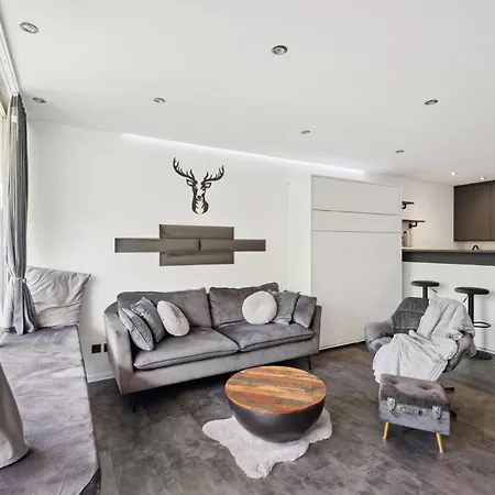 Laimstays Apartment *