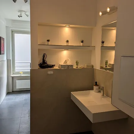 Place Direkt Am Karlsplatz - Stachus 70 Qm Mit 2 Schlafzimmer Mila *