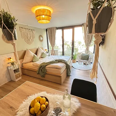 Bohemian Chic Sage Dreams - Station Apartment *