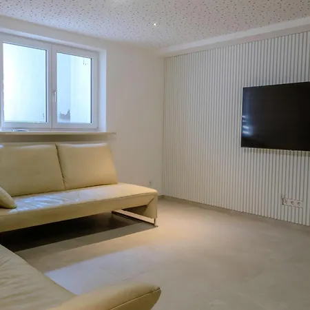 Ganzes Haus Moebliert Mue-lerchenau ミュンヘン