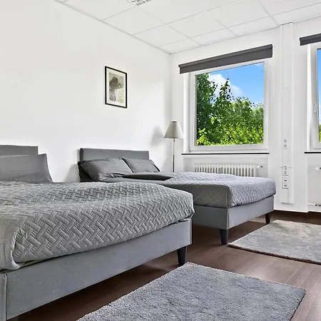 Group Oasis In Munich Cinema, Pool Table, 17 Beds