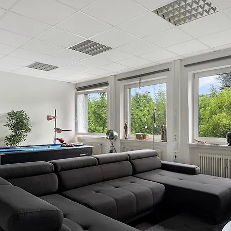 Group Oasis In Munich Cinema, Pool Table, 17 Beds Mnichov