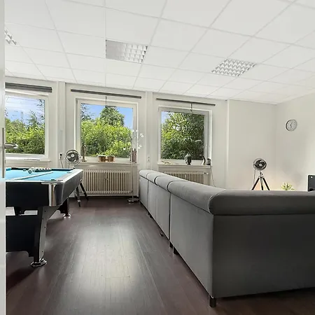 Group Oasis In Munich Cinema, Pool Table, 17 Beds